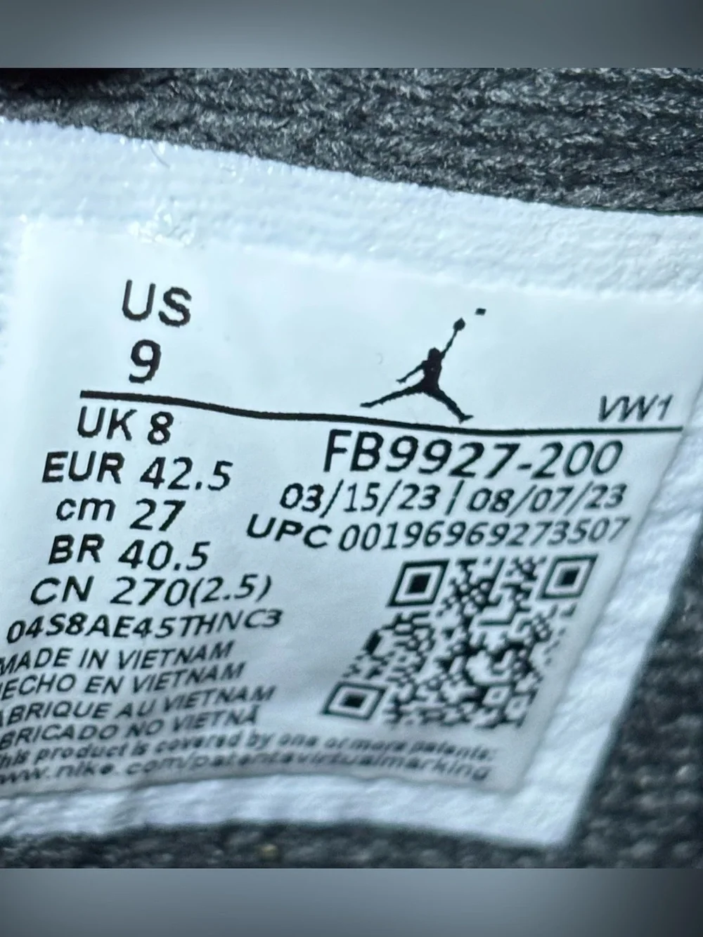 Jordan retro se